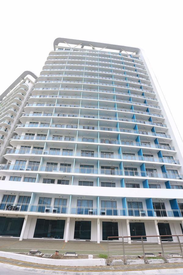 Maui Condotel Azure Residence Manila Exterior foto
